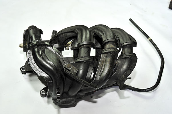 FORD TRANSİT 120 - 120 V ÇIKMA PARÇA ORTADAN KELEBEK MANİFOLT_